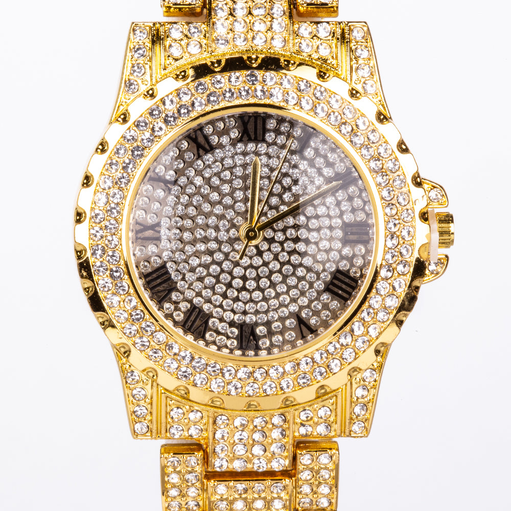 4 darabos, arany tónusú prémium minőségű Emporia ékszerszett, exkluzív bőrhatású díszdobozban (karórával, karkötővel, vastag nyaklánccal, és kereszt medálos nyaklánccal, fehér Emporia kristállyal)