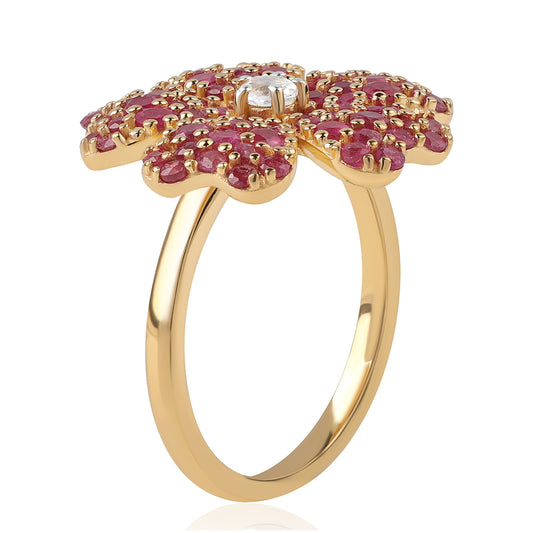 Arannyal Bevont Ezüst Gyűrű Mozambiquei Rubinnal és Fehér Topázzal