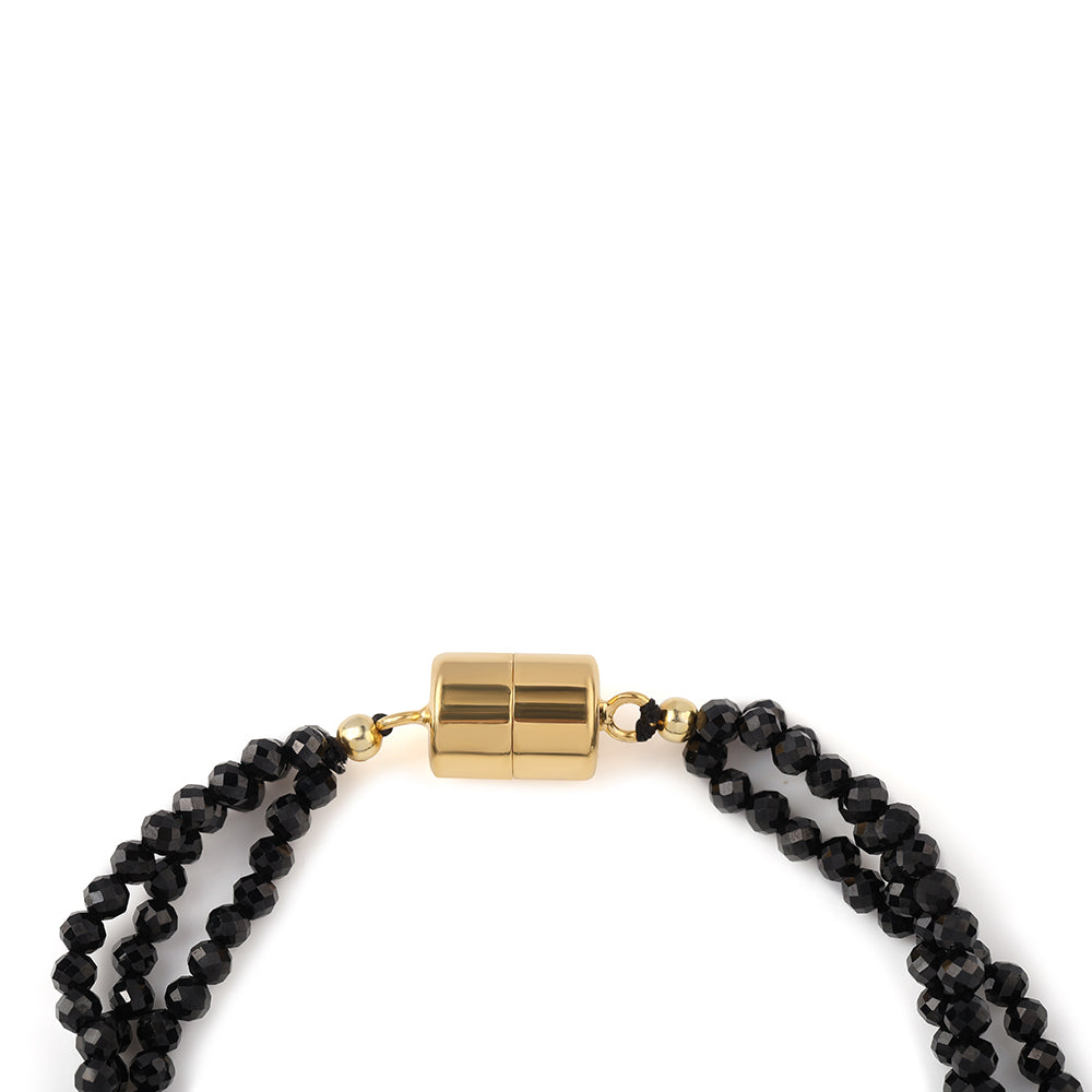 Arannyal Bevont Ezüst Karkötő Fekete Spinellel és Fehér Édesvízi Kagylógyönggyel