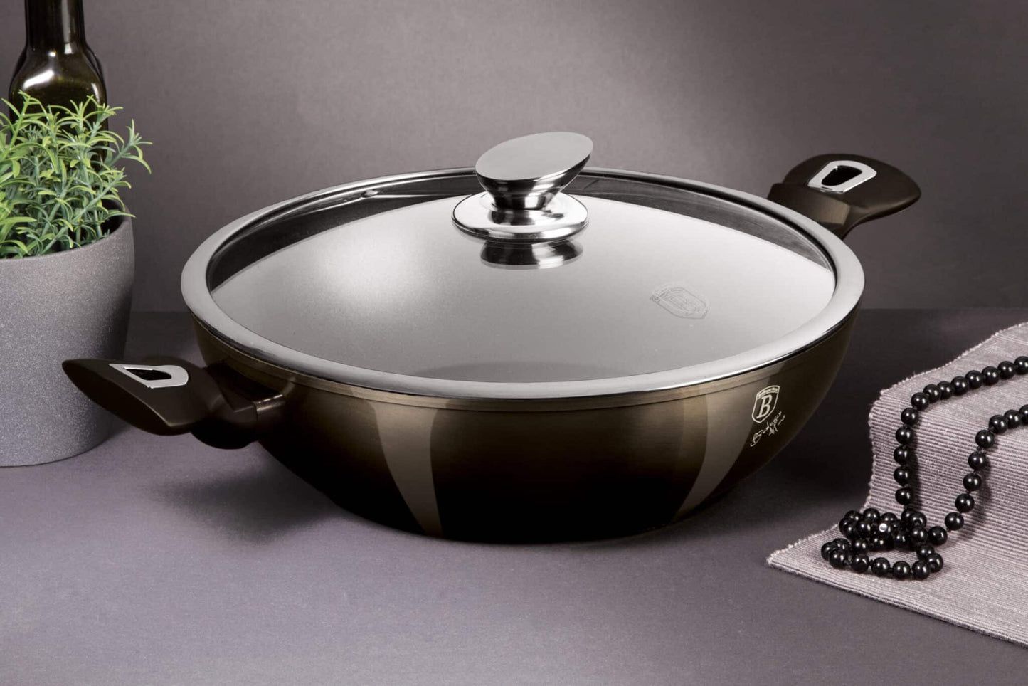 Berlinger Haus Metallic Line Shiny Black Edition Wok fedővel, 30 cm