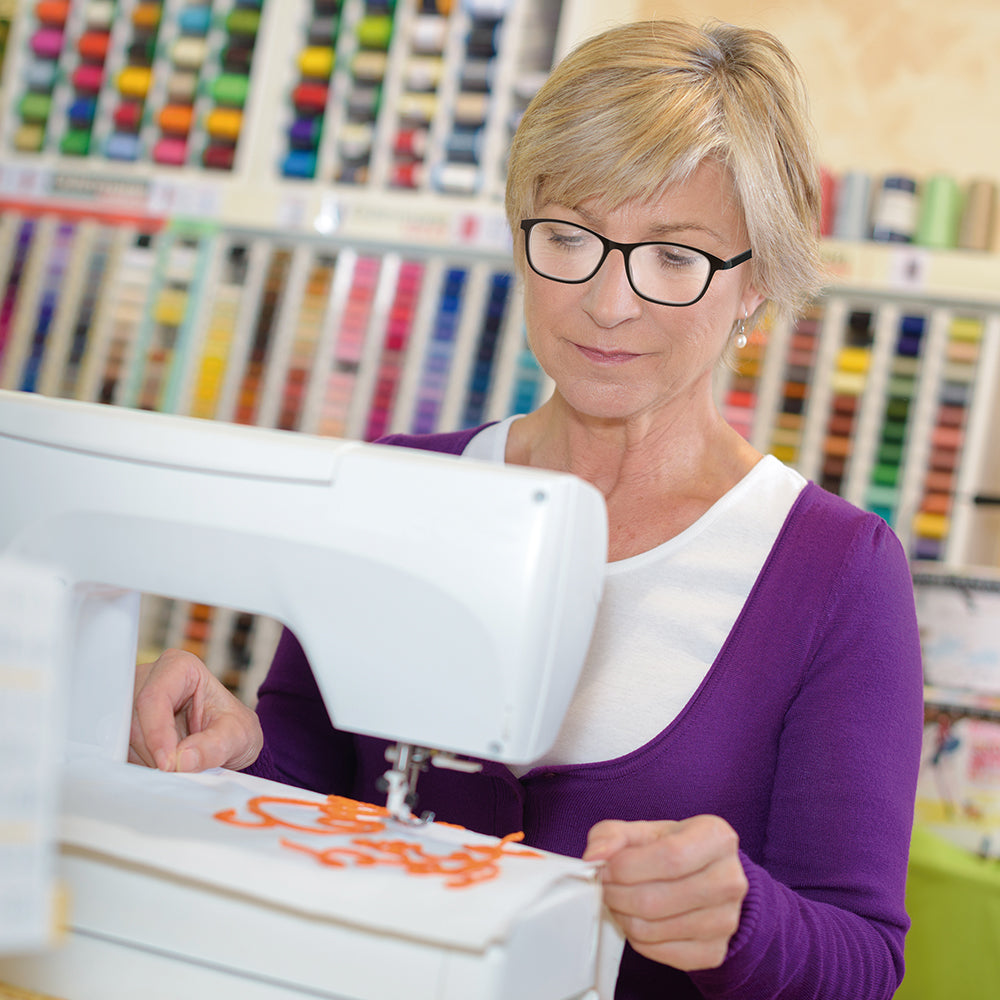 Vizmaxx Autofocus 2 az 1-ben olvasószemüveg, rugalmas dioptriatartománnyal, fekete színben