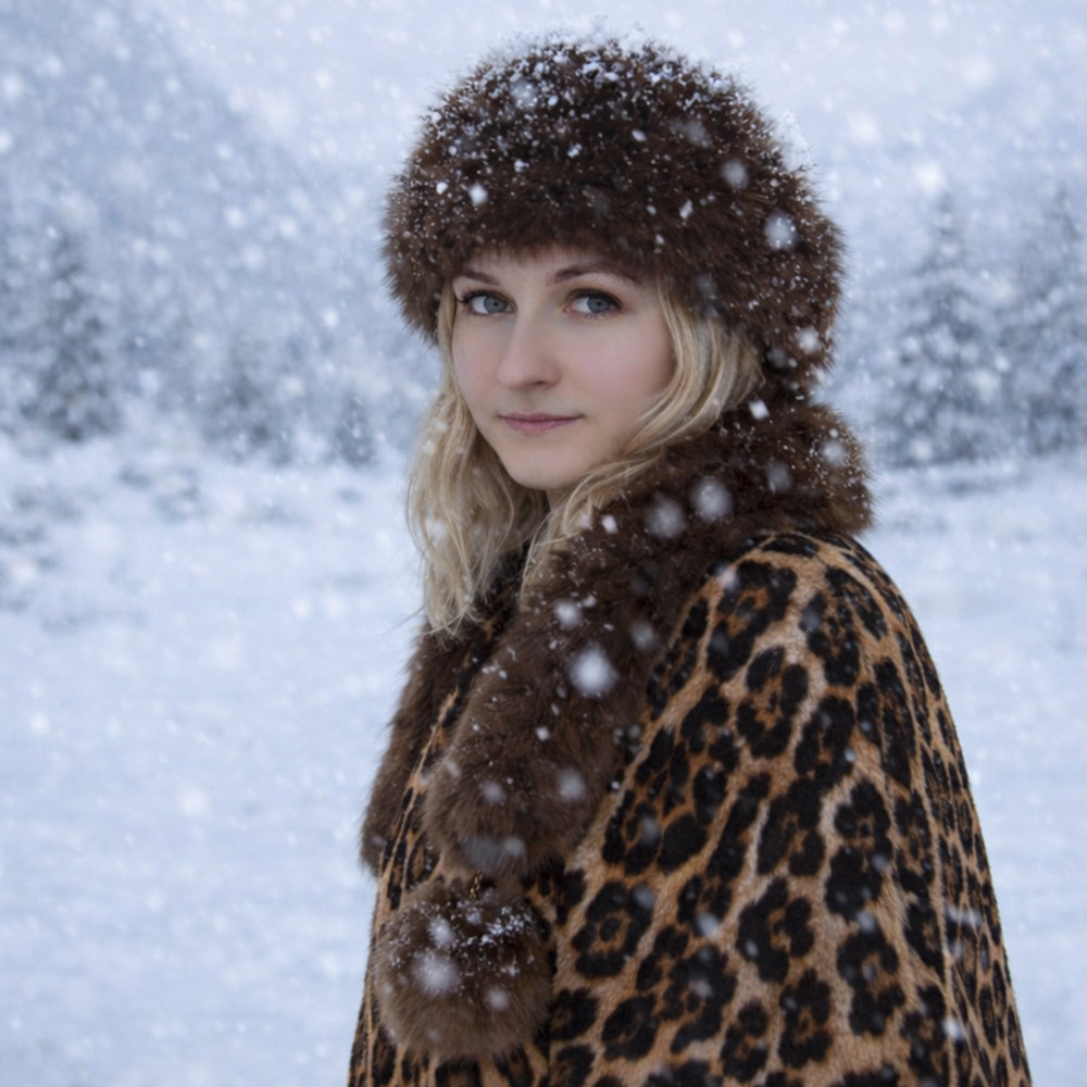 Barna műszőrme téli sapka sállal – egyméretes 4 