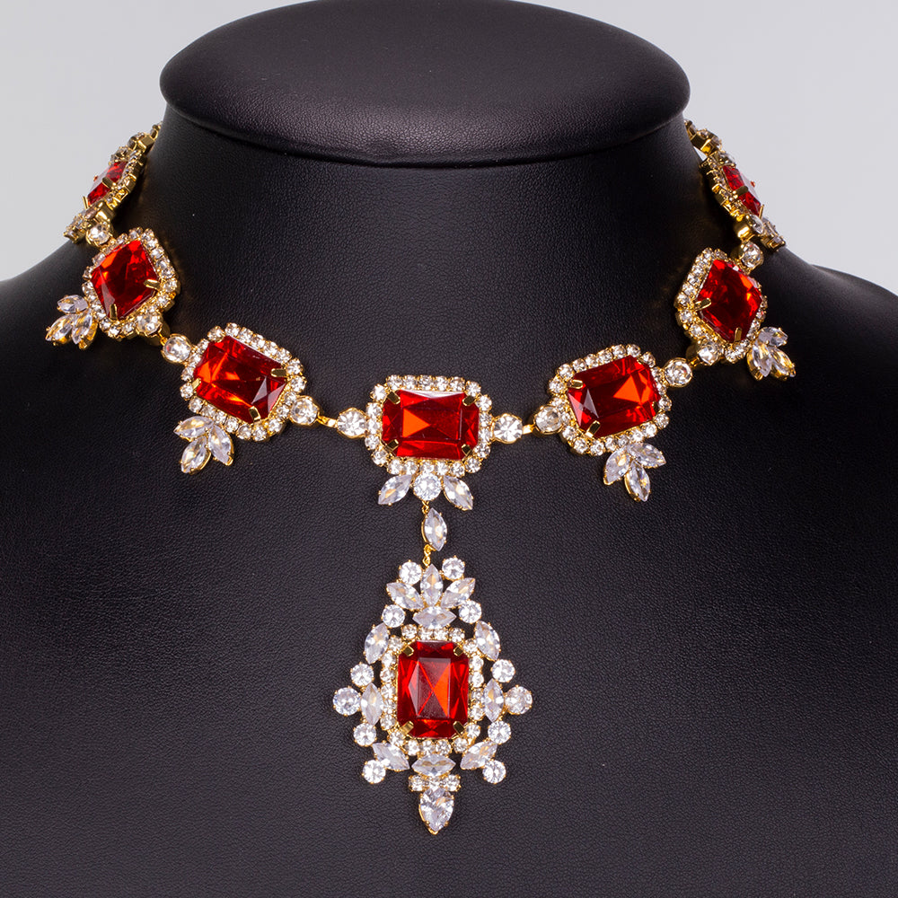 Arany tónusú Emporia Ötvözetű Szett Vörös Emporia® Kristállyal és Fehér Emporia® Kristállyal ( Nyaklánc+Fülbevaló ) 5 