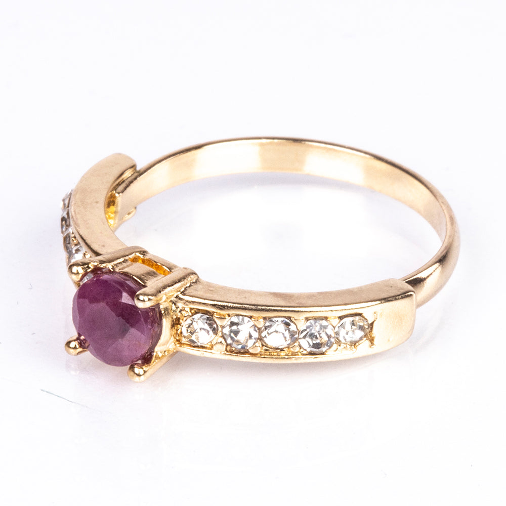 Arany tónusú Emporia Ötvözetű Szett Rubinnal és Fehér Emporia® Kristállyal ( Nyaklánc+Fülbevaló+Gyűrű+Medál ) 6 