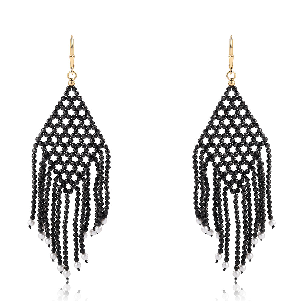 Arannyal Bevont Ezüst Fülbevaló Fekete Spinellel és Fehér Édesvízi Kagylógyönggyel