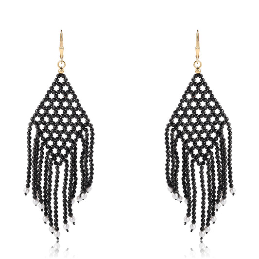 Arannyal Bevont Ezüst Fülbevaló Fekete Spinellel és Fehér Édesvízi Kagylógyönggyel