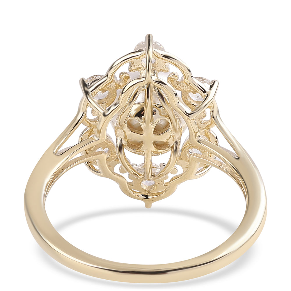 9 Karátos Arany Gyűrű Fehér Édesvízi Kagylógyönggyel és Fehér Cirkónnal