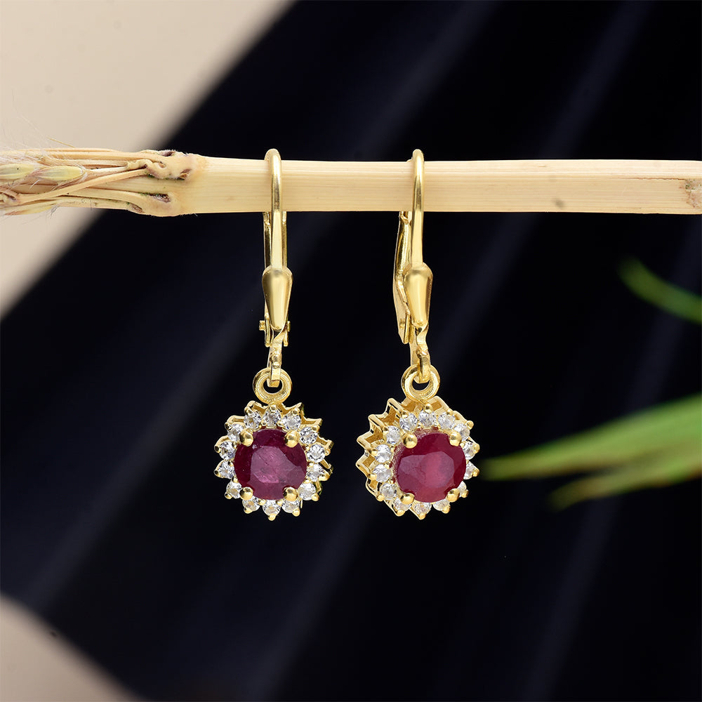 Arannyal Bevont Ezüst Fülbevaló Madagaszkári Rubinnal és Fehér Topázzal 3 