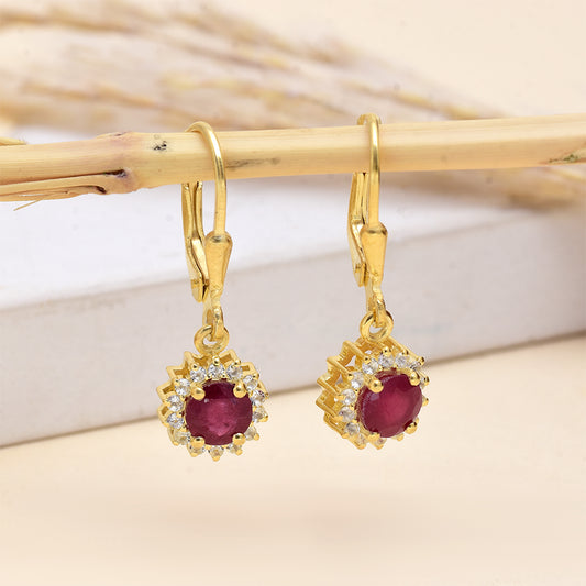 Arannyal Bevont Ezüst Fülbevaló Madagaszkári Rubinnal és Fehér Topázzal