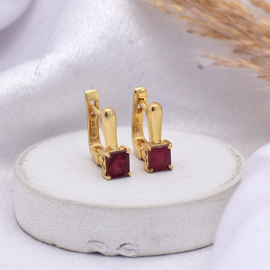 Arannyal Bevont Ezüst Fülbevaló Madagaszkári Rubinnal