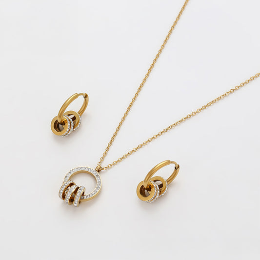 Arany tónusú Emporia Ötvözetű Szett Fehér Emporia® Kristállyal ( Nyaklánc+Fülbevaló+Medál )