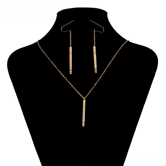 Arany tónusú Emporia Ötvözetű Szett Vörös Emporia® Kristállyal ( Nyaklánc+Fülbevaló+Medál )