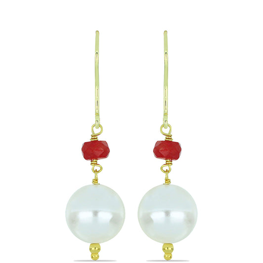 Arannyal Bevont Ezüst Fülbevaló Fehér Édesvízi Kagylógyönggyel és Madagaszkári Rubinnal