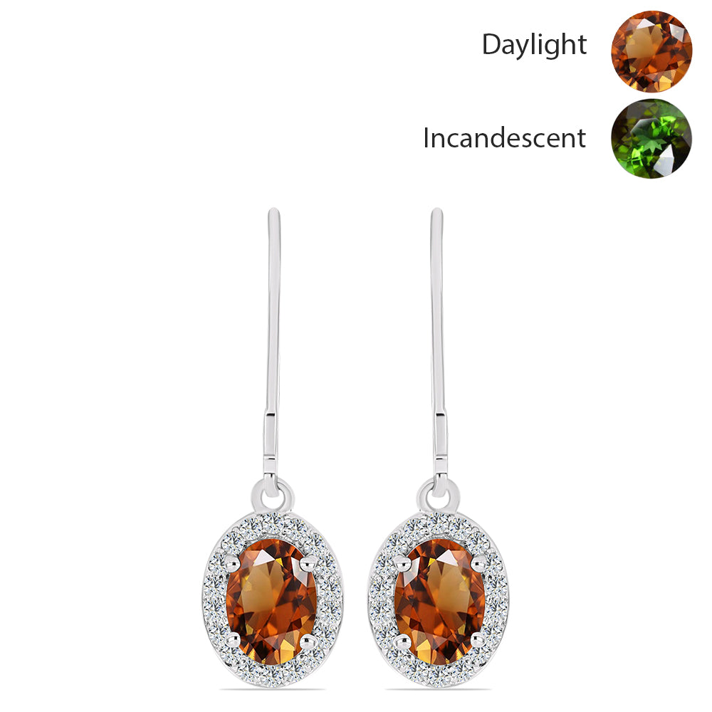 Ezüst Fülbevaló Minősített laboratóriumban előállított Anatóliai Zultanit-tal és Fehér Topázzal